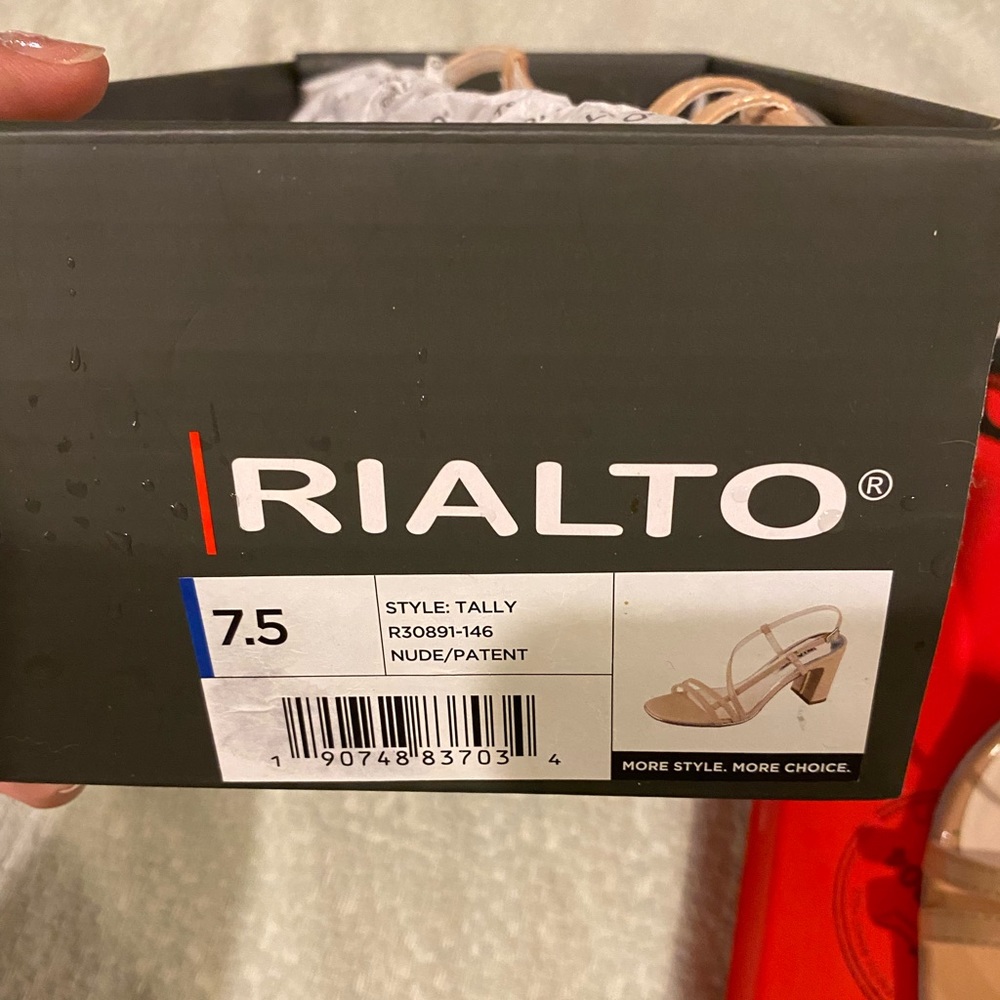 Rialto Nude Patent leather Sandals Size 7.5M - Picture 4 of 4